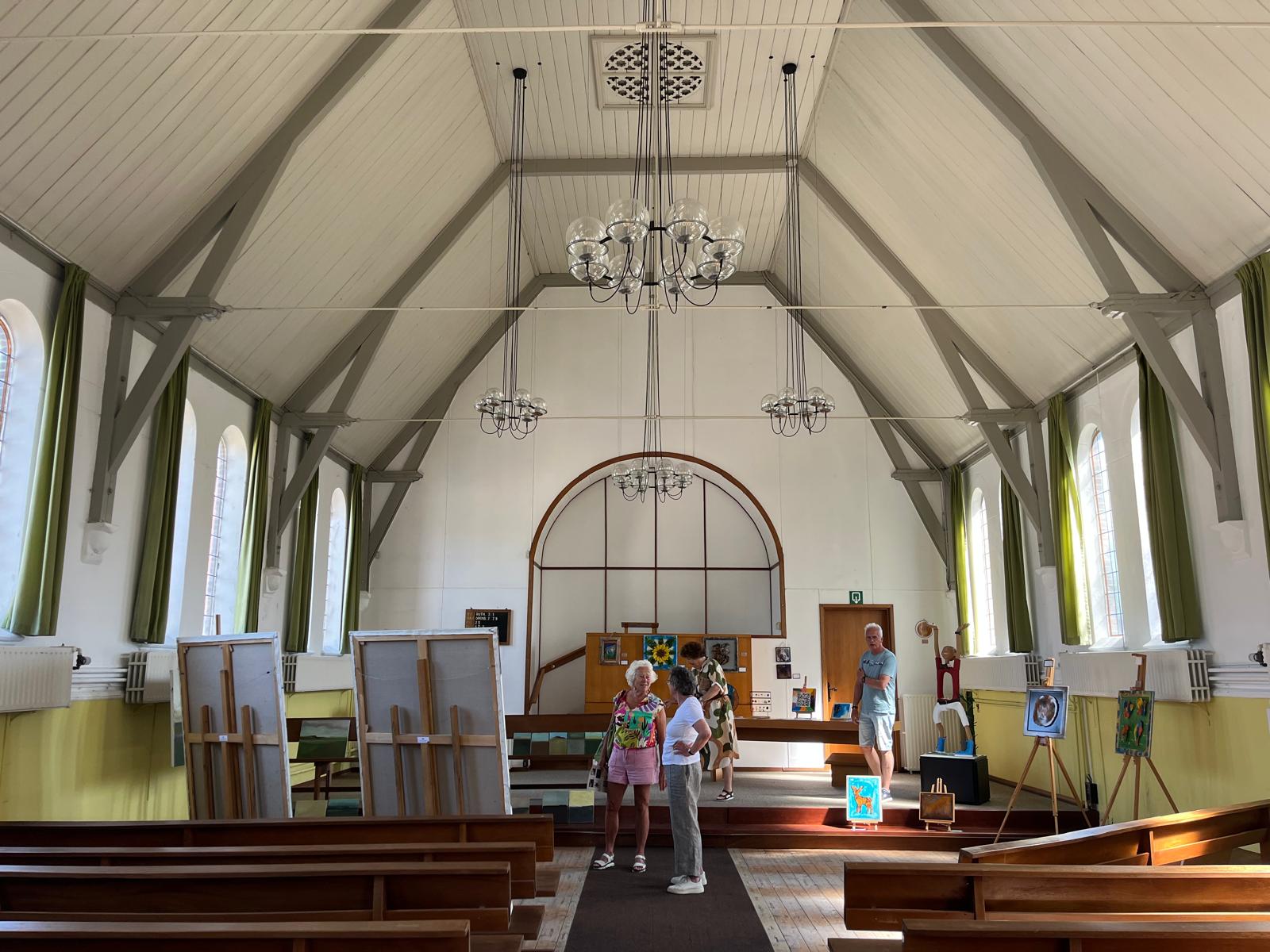 De kerk geopend voor Kunstroute Voorne